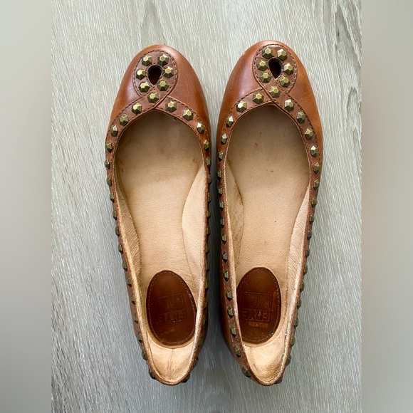 FRYE Emma Honeycomb Stud Flats Size: 7 - Picture 2 of 7